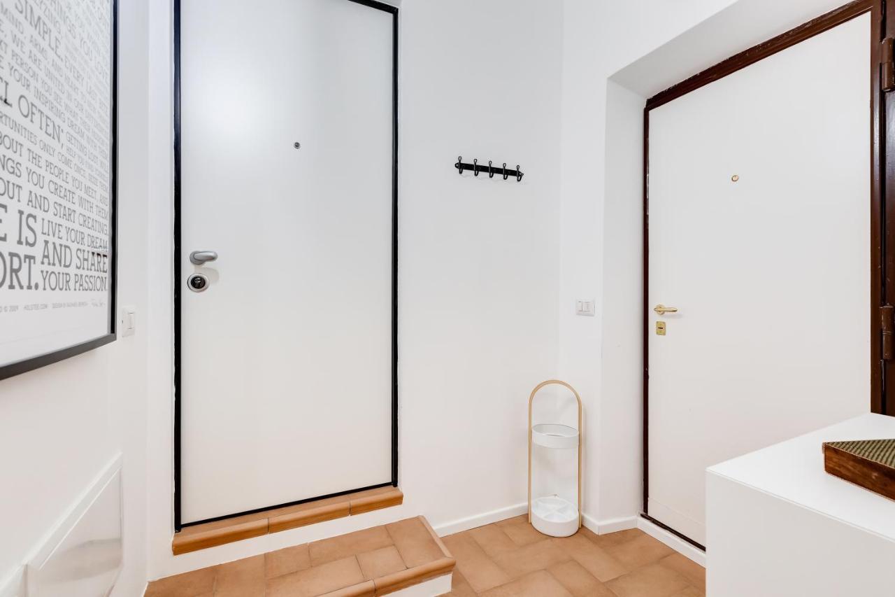 Lovely And Modern Flat Near The Colosseum 로마 외부 사진